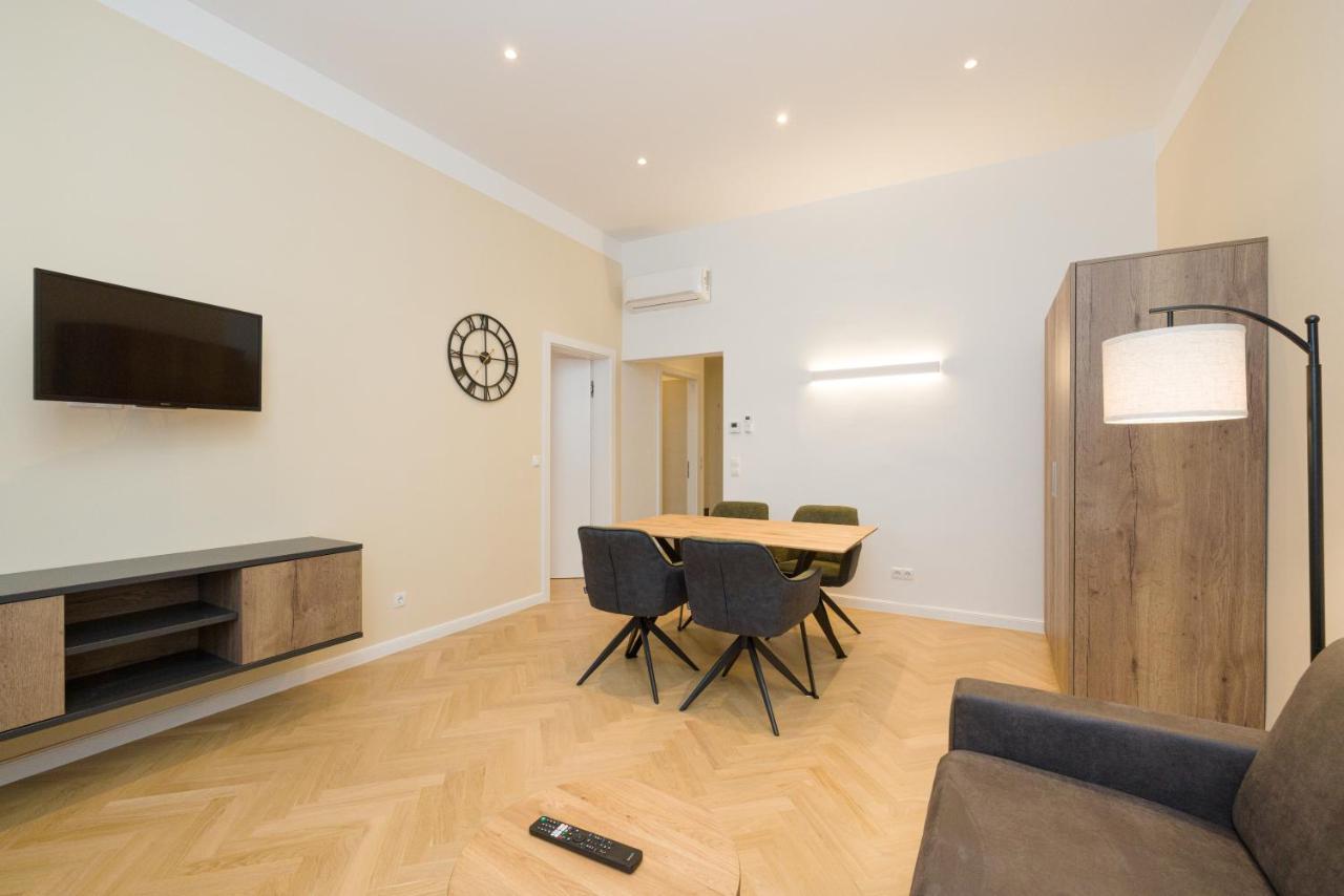 Pezzl 1170 Apartamento *
