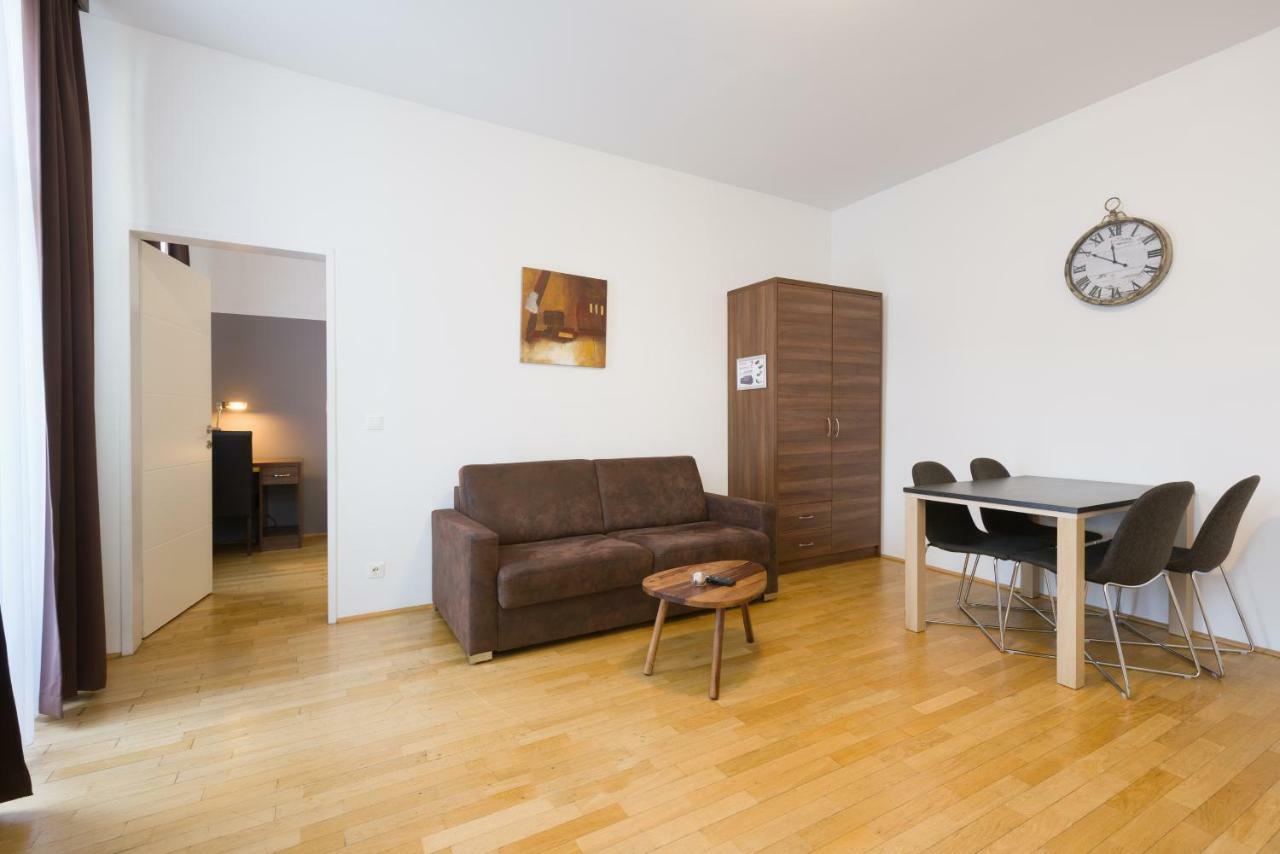 Pezzl 1170 * Viena